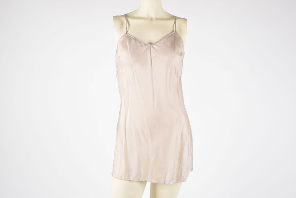 Large Collection of Women's Clothes Including Levi's