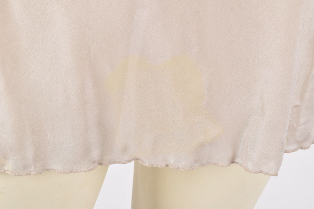 Large Collection of Women's Clothes Including Levi's