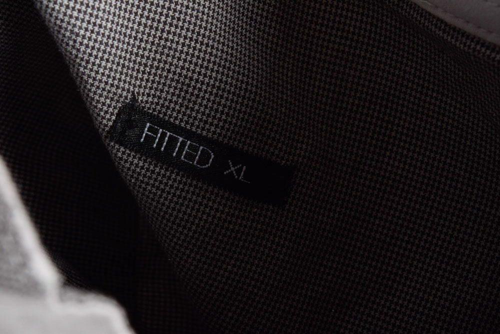 Large Collection of Women's Clothes Including Levi's