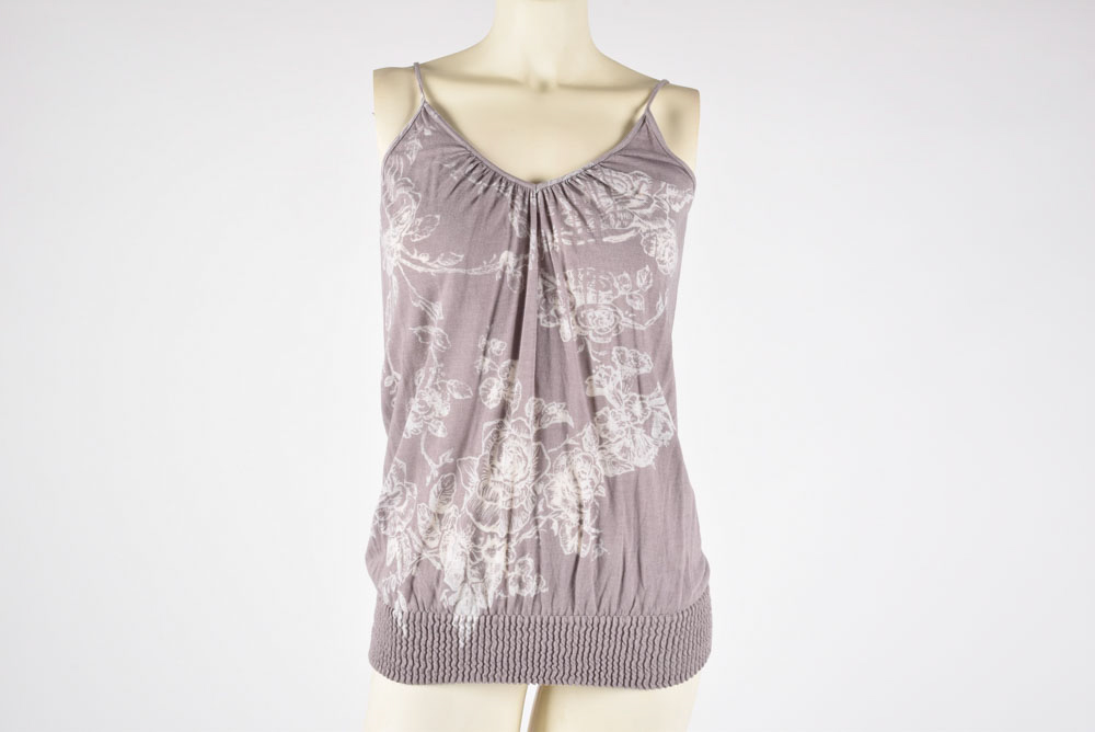 Large Collection of Women's Clothes Including Levi's