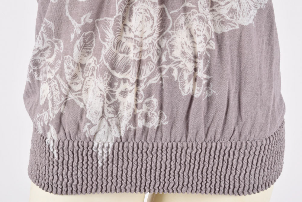 Large Collection of Women's Clothes Including Levi's