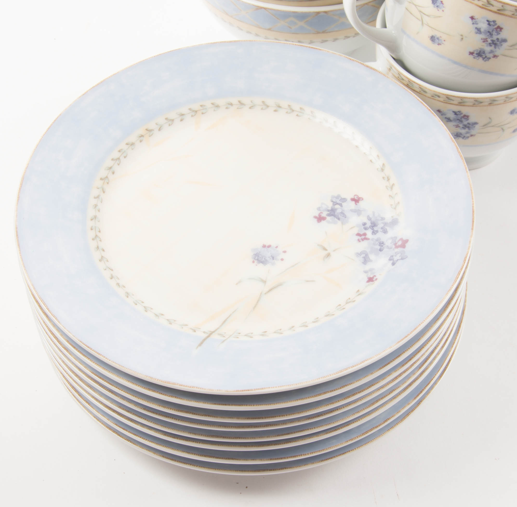 Heritage Mint Ltd. Enchanted Garden China Set