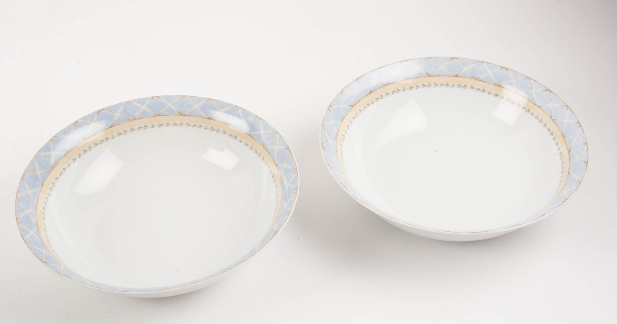 Heritage Mint Ltd. Enchanted Garden China Set