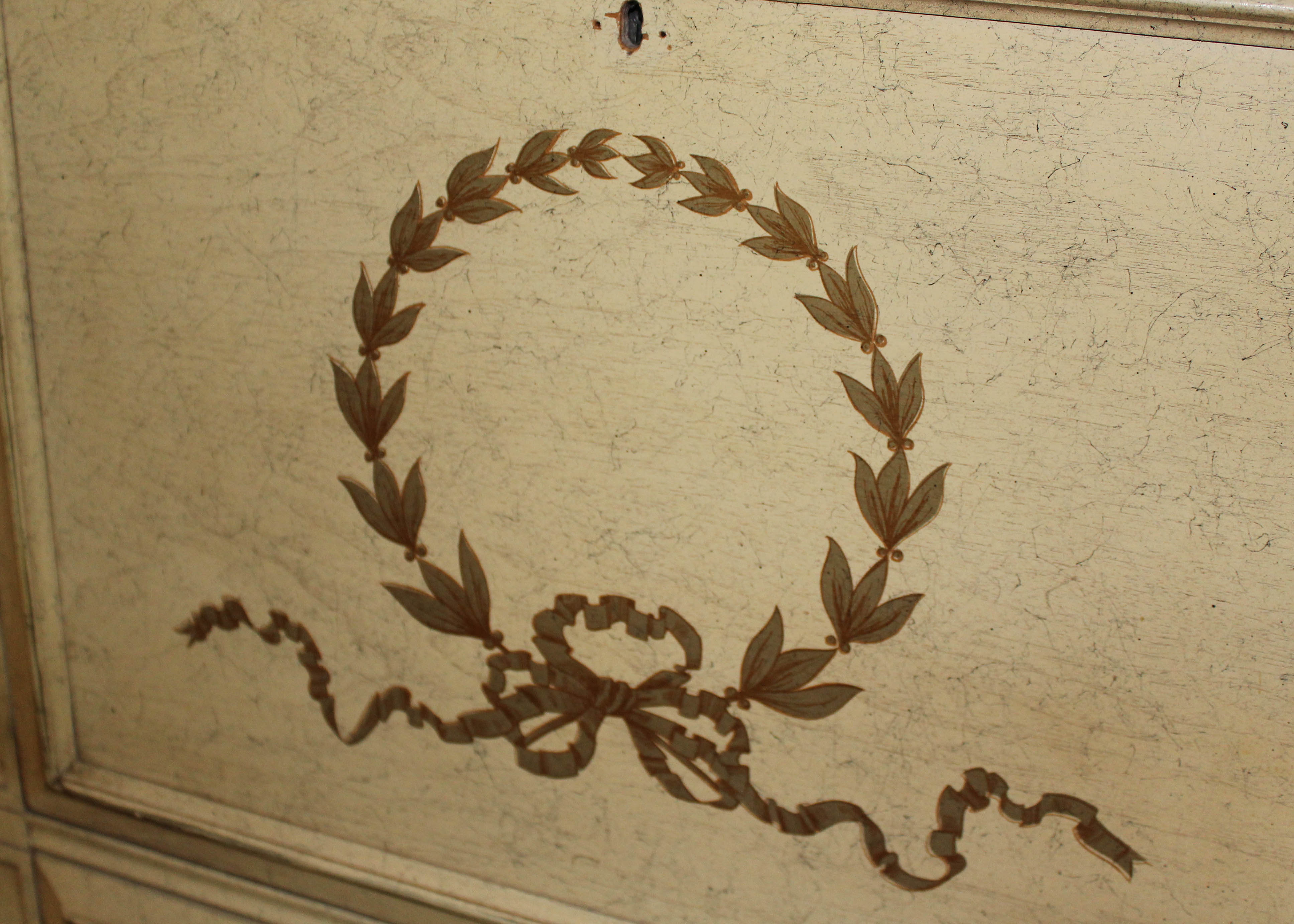 Vintage French Provincial Style Wooden Chest of Drawers