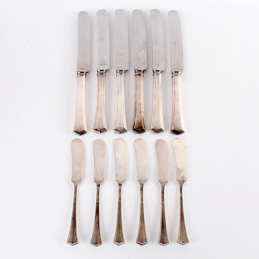 Vintage Universal Farmington Silver Plate Knives