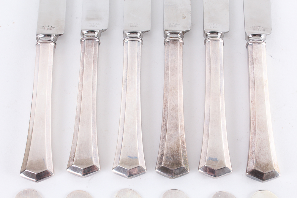 Vintage Universal Farmington Silver Plate Knives