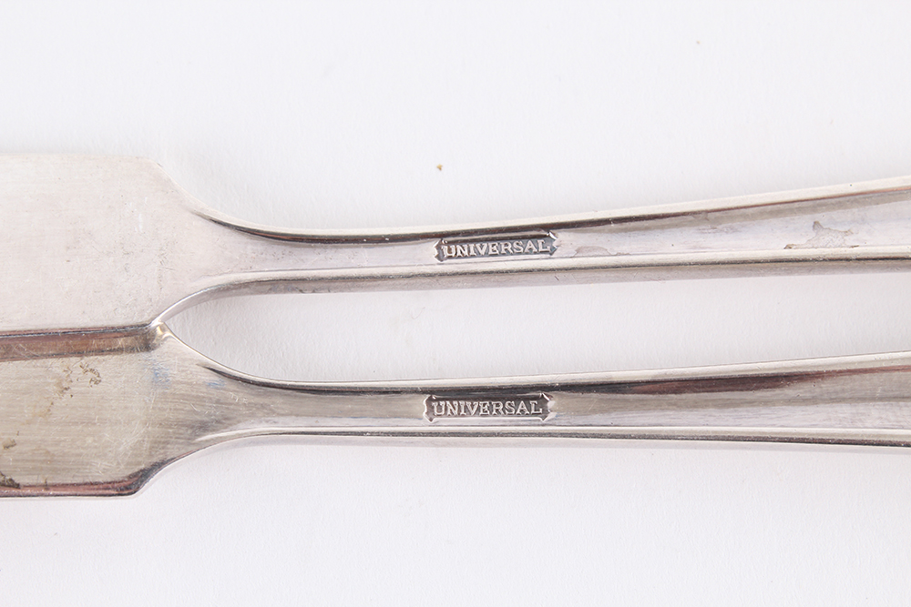 Vintage Universal Farmington Silver Plate Knives