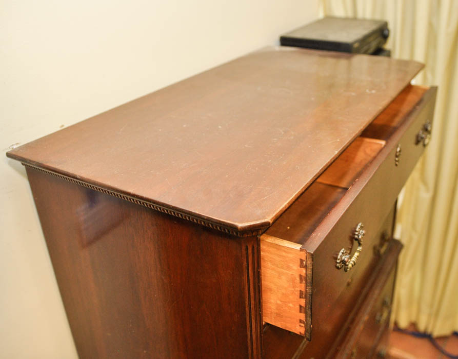 Traditional Style Mahogany Chest on Chest