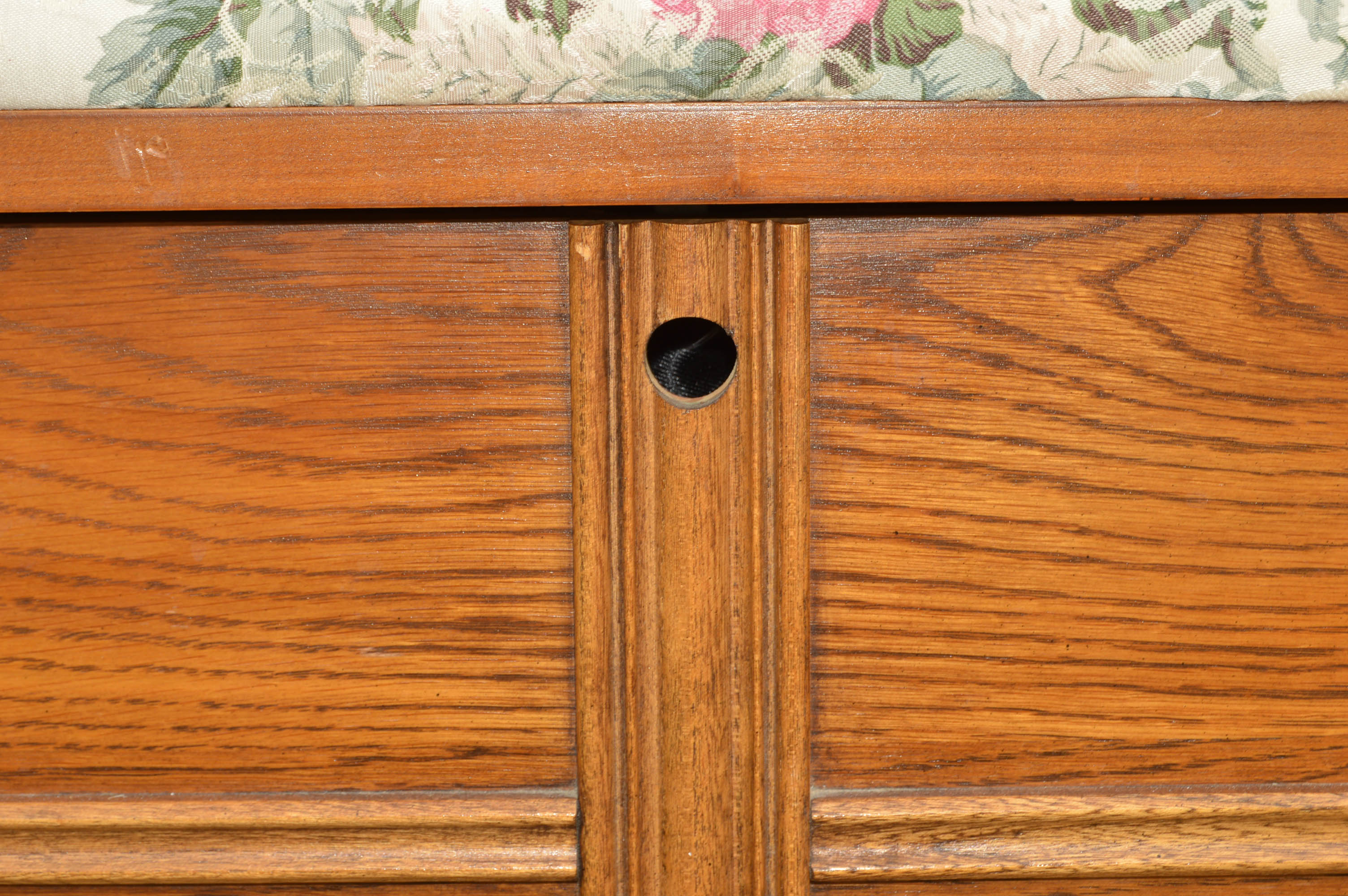 Vintage Lane Cedar Chest