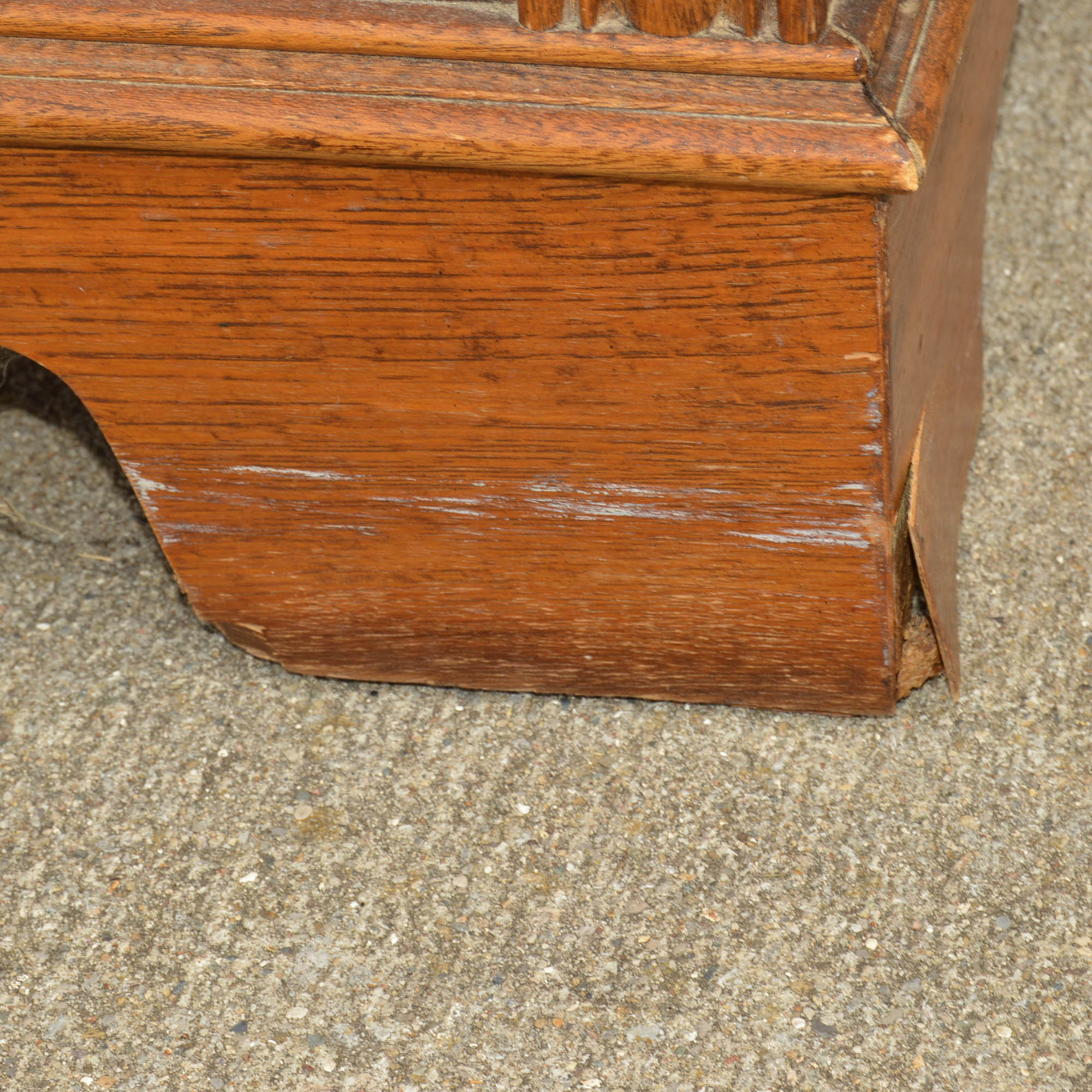 Vintage Lane Cedar Chest