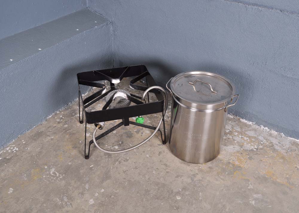 Bayou Classic Turkey Fryer