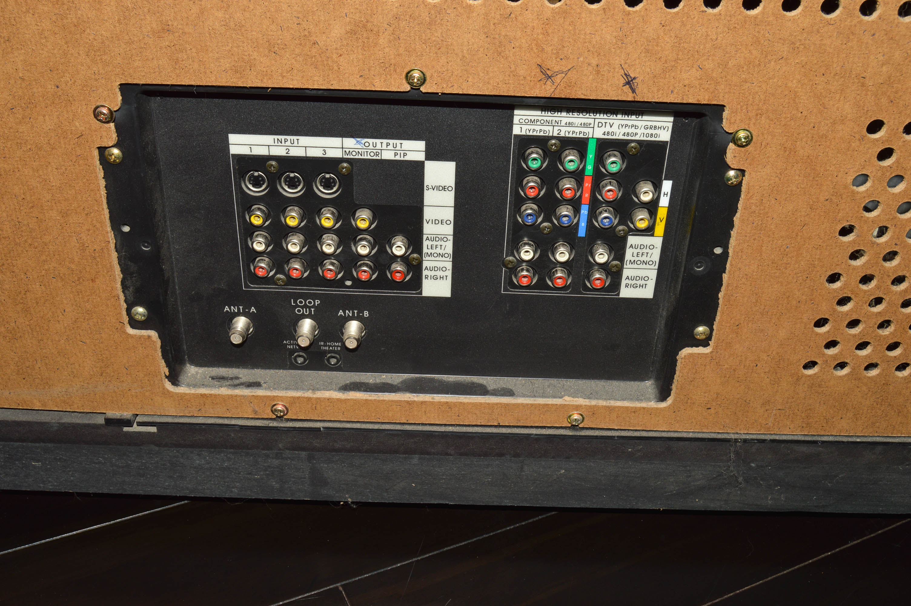 Mitsubishi Big Screen TV