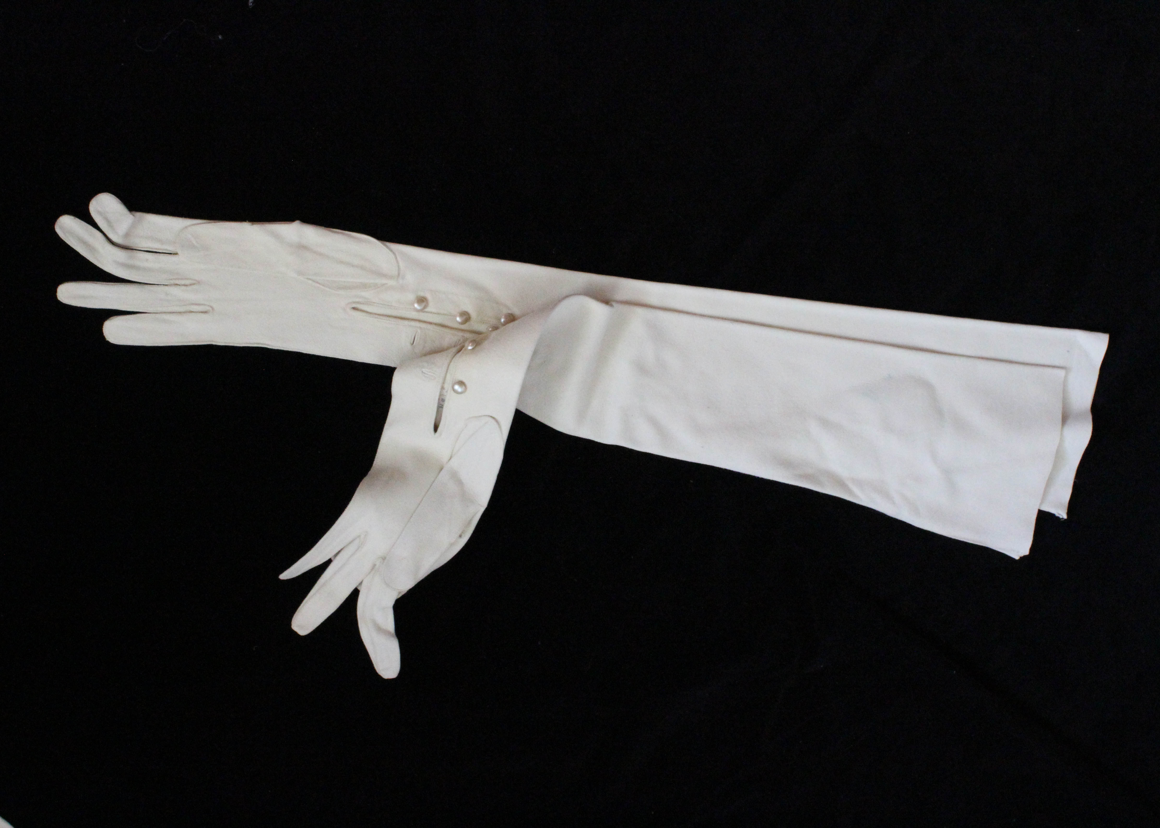 Assortment of Vintage White Leather Gloves