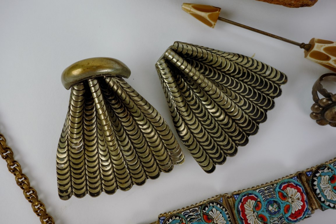 Assortment of Antique, Vintage And Art Deco Costume Jewelry