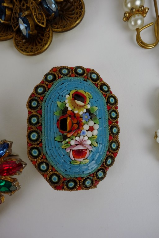 Assortment of Antique, Vintage And Art Deco Costume Jewelry