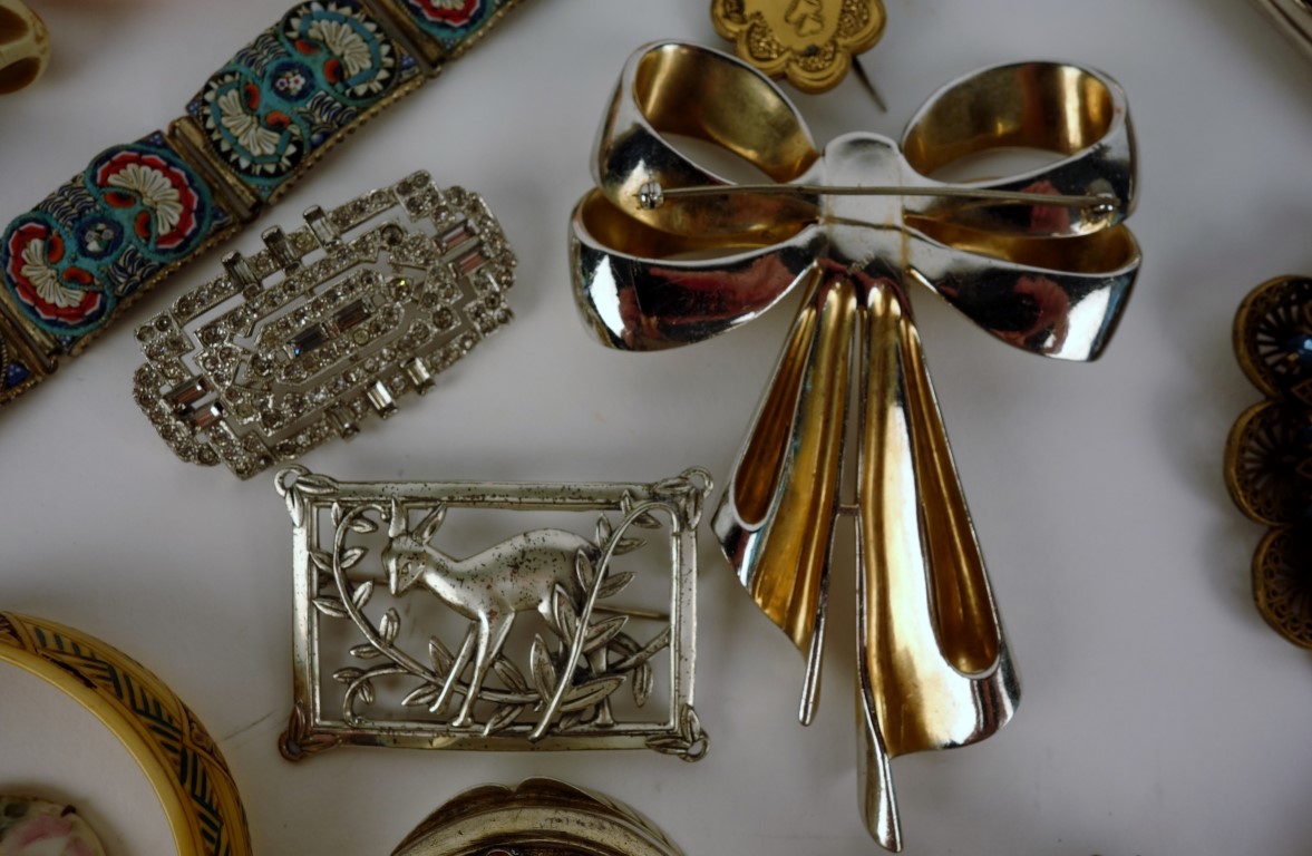 Assortment of Antique, Vintage And Art Deco Costume Jewelry