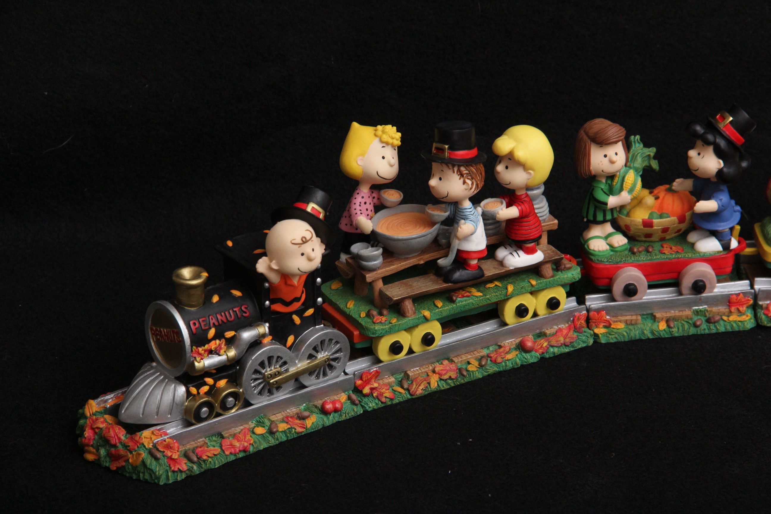 Peanuts Gang Thanksgiving Train by Danbury Mint