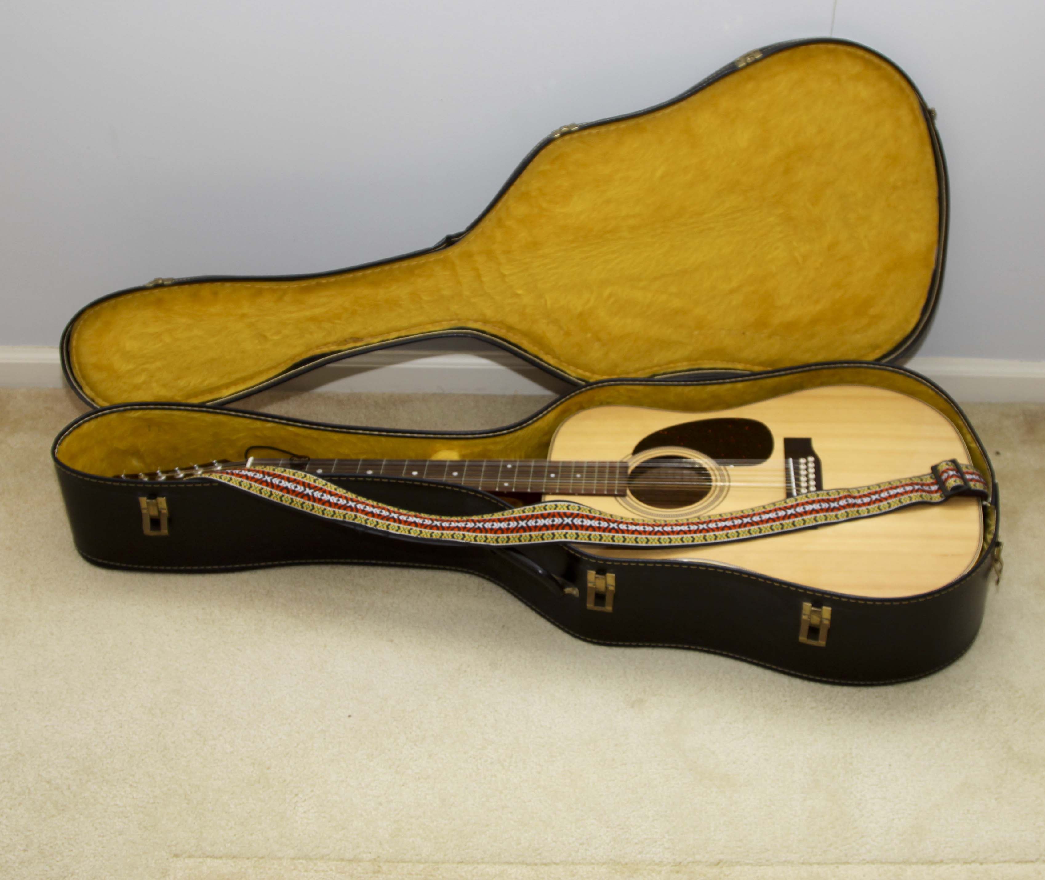 Epiphone Acoustic Guitar With Case Model PR-715-12-N