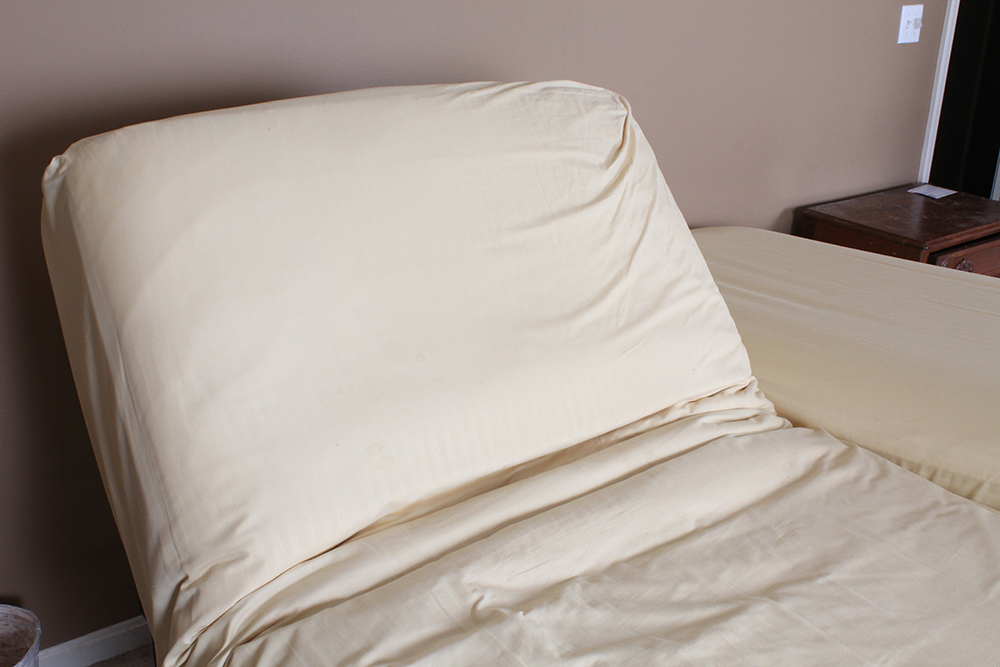 King Size Sleep Number Bed with Linens