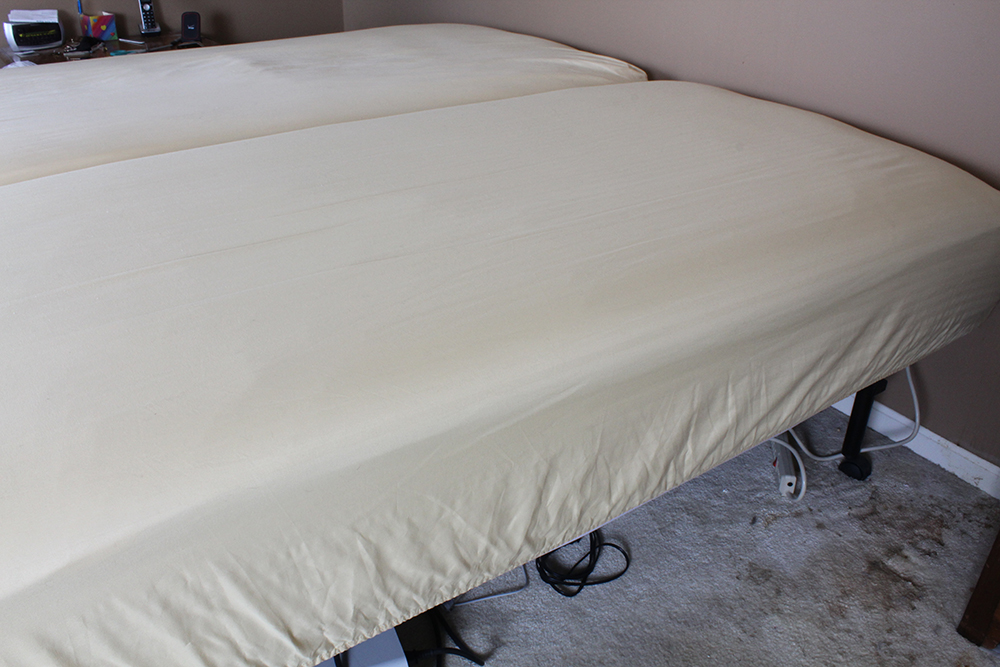 King Size Sleep Number Bed with Linens
