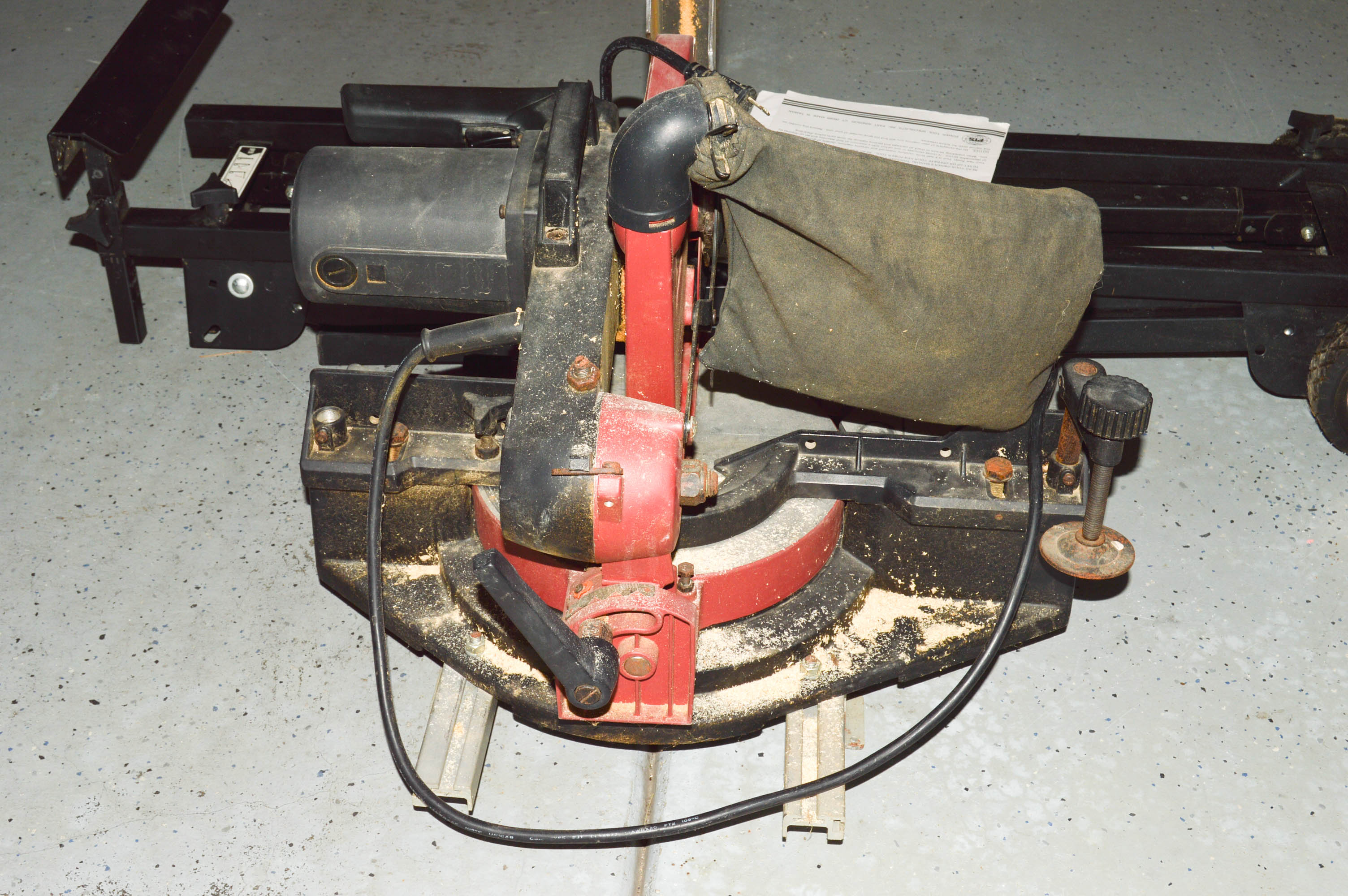 Tradesman 10" Compound Miter Saw