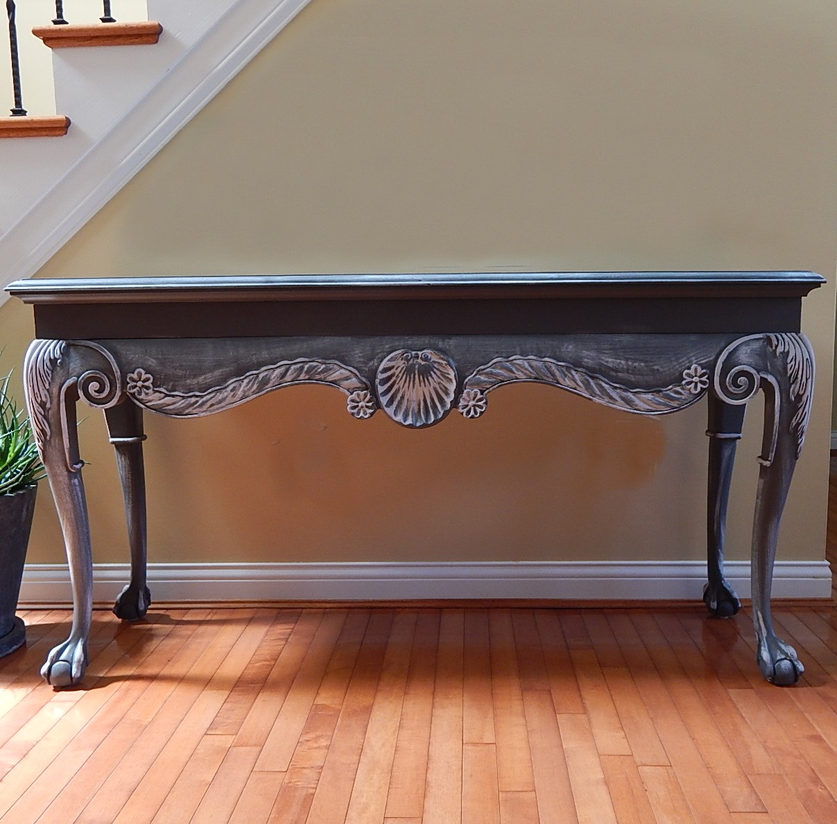 Henredon Annie Sloan Painted Sofa Table