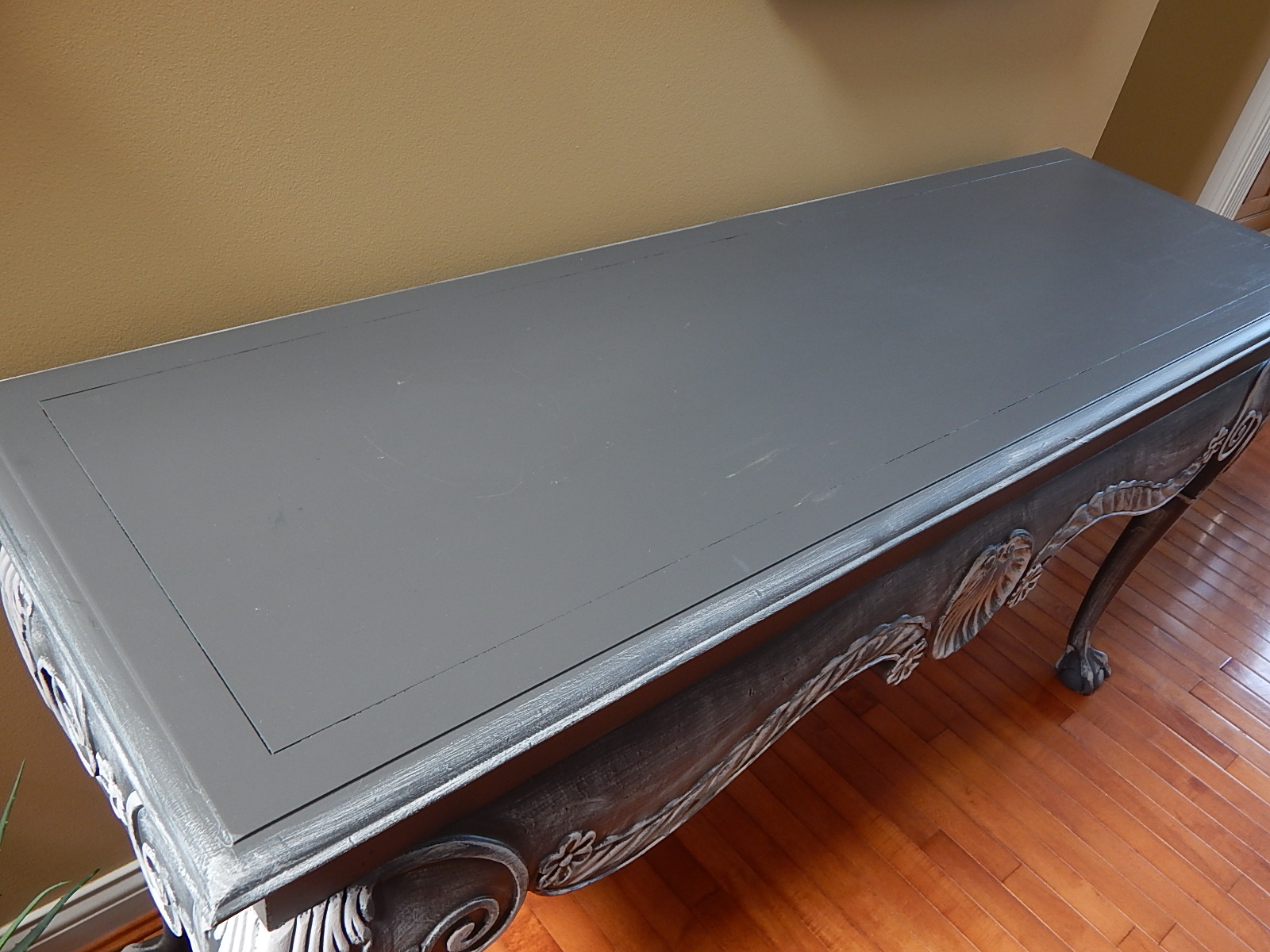 Henredon Annie Sloan Painted Sofa Table