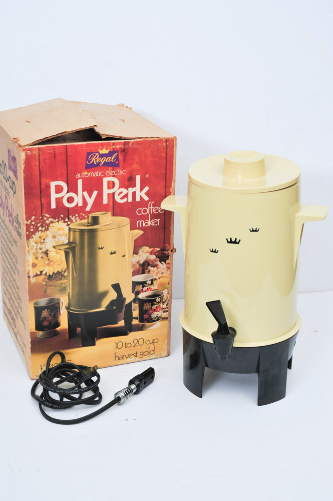 Assortment of Vintage Kitchen Appliances