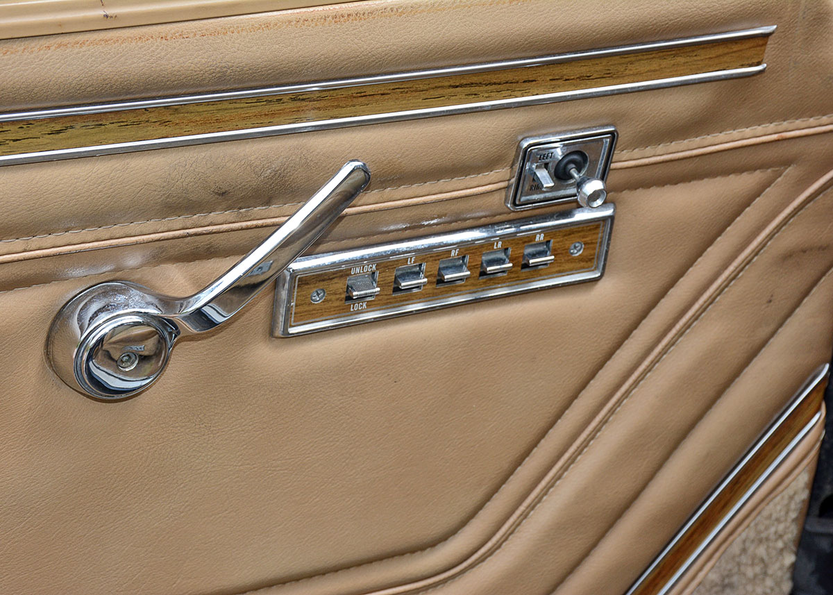 1988 Jeep Grand Wagoneer