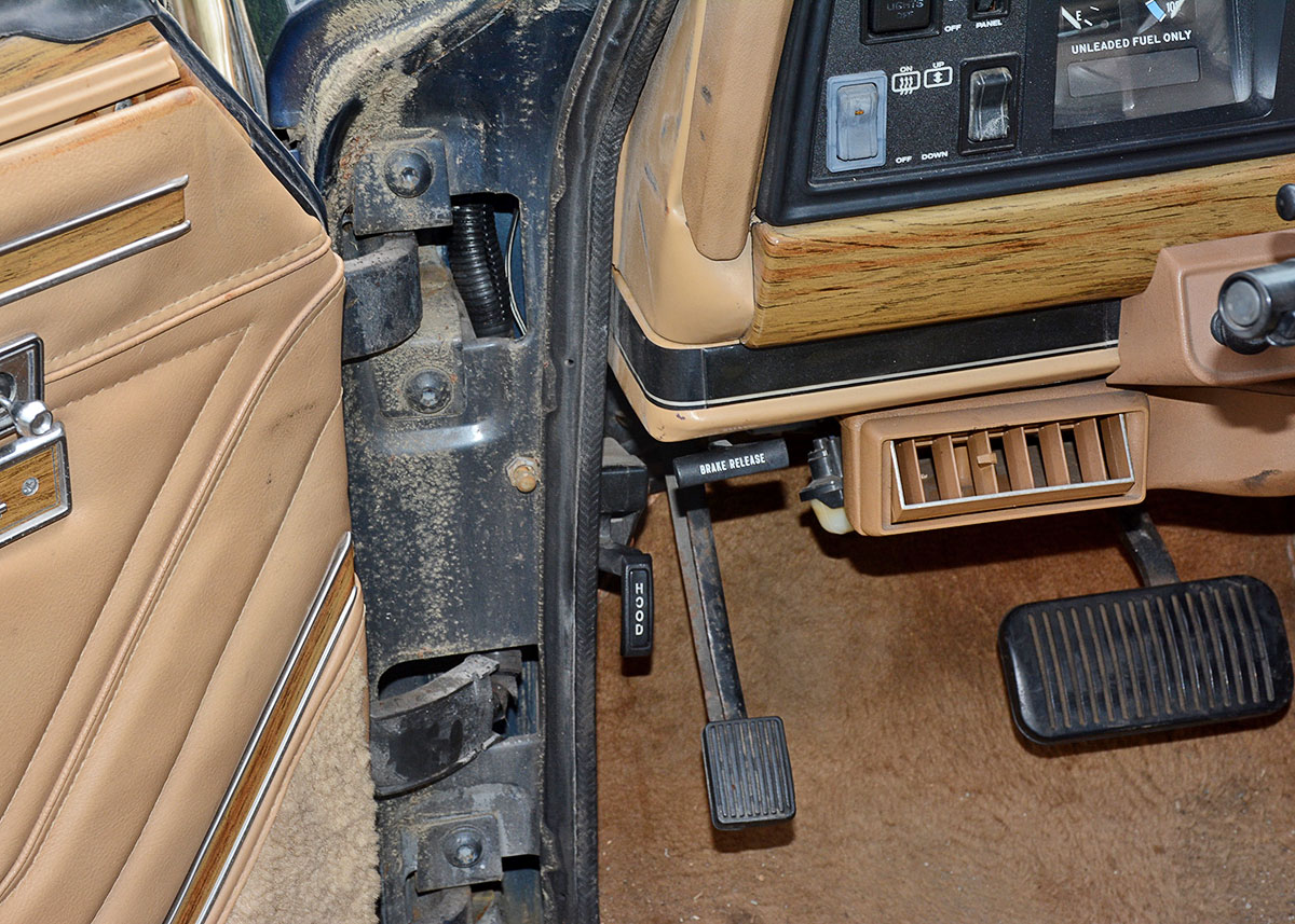 1988 Jeep Grand Wagoneer