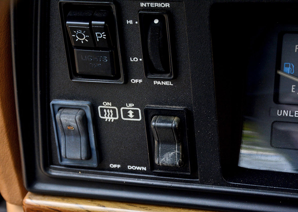 1988 Jeep Grand Wagoneer