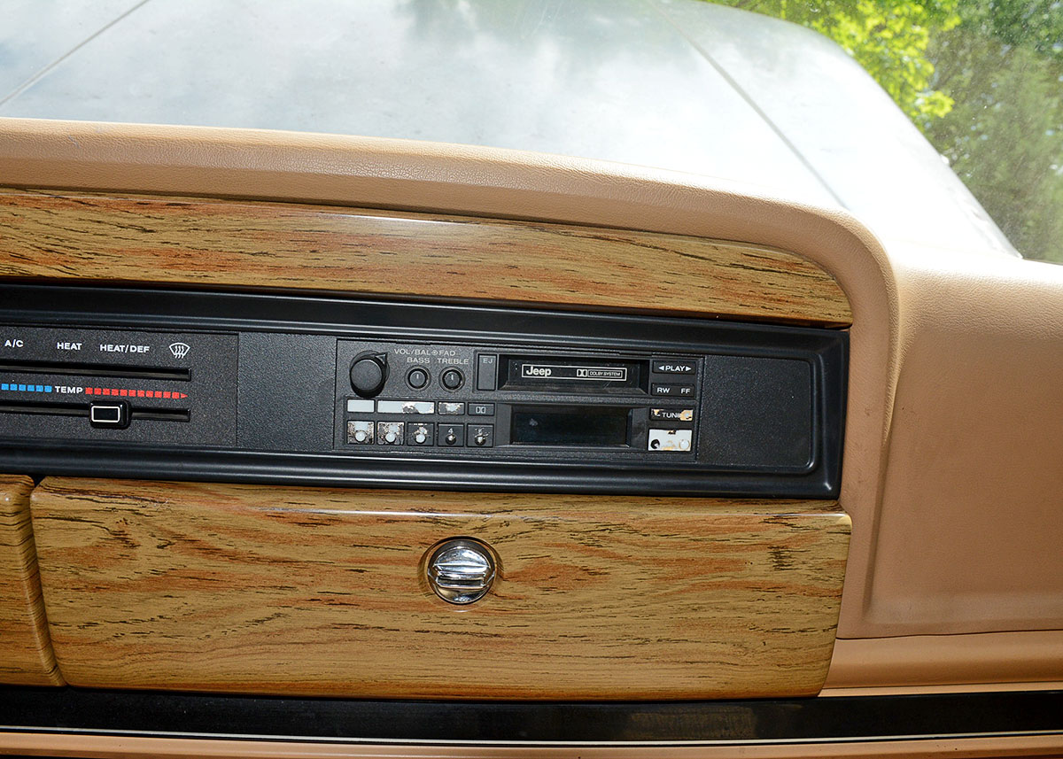 1988 Jeep Grand Wagoneer