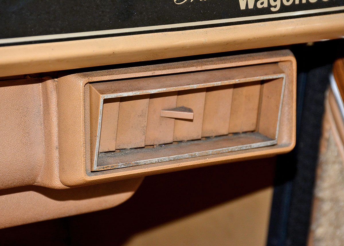 1988 Jeep Grand Wagoneer