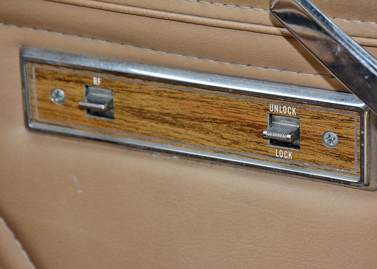 1988 Jeep Grand Wagoneer