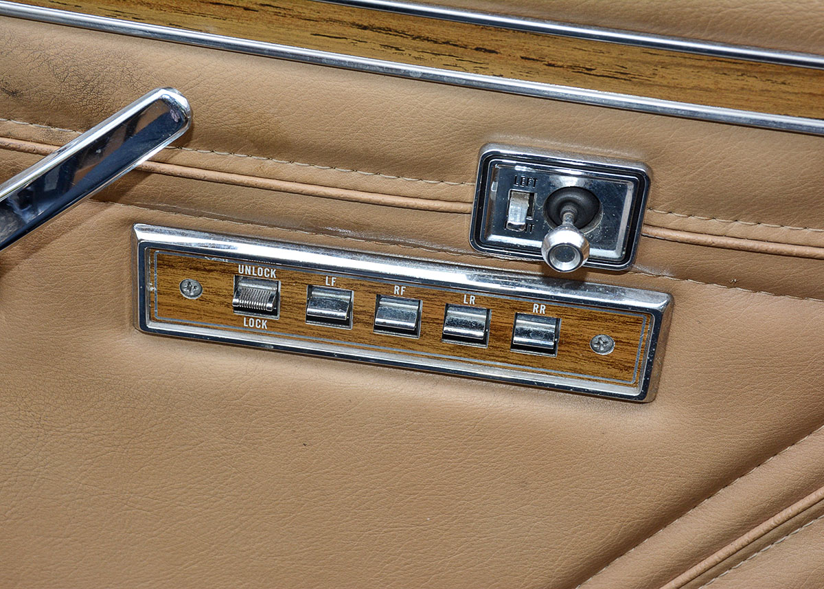 1988 Jeep Grand Wagoneer