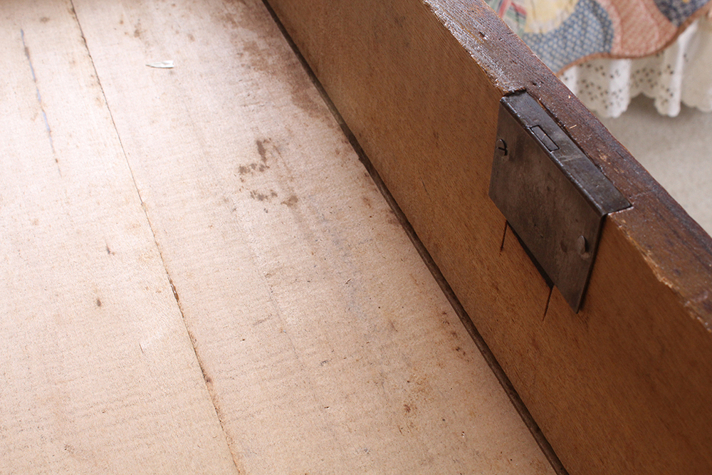 Victorian Eastlake Oak Dresser