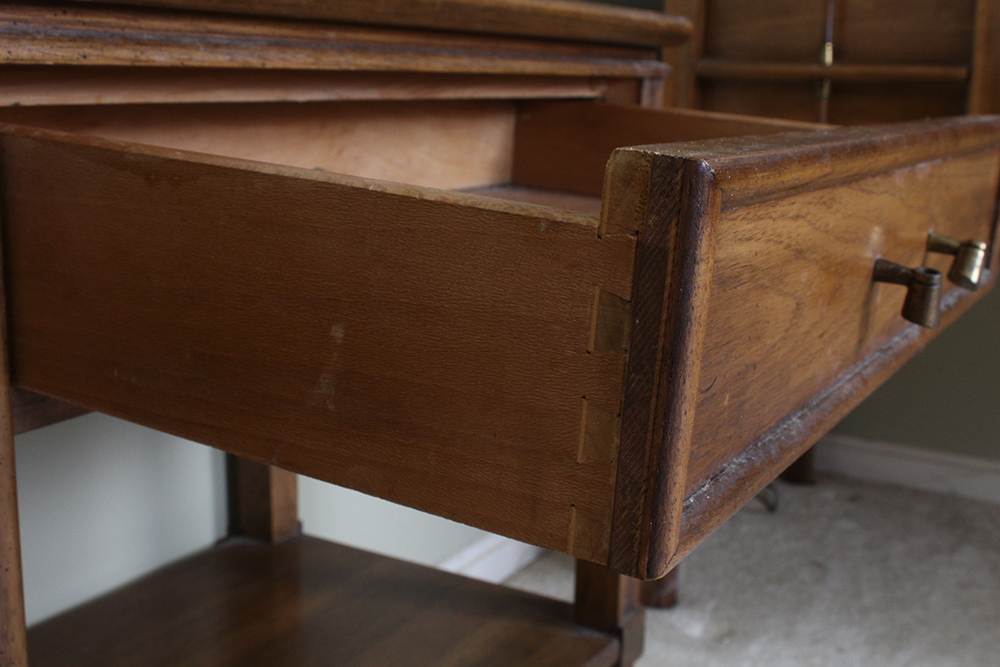 Modernage Mid Century Modern Nightstands