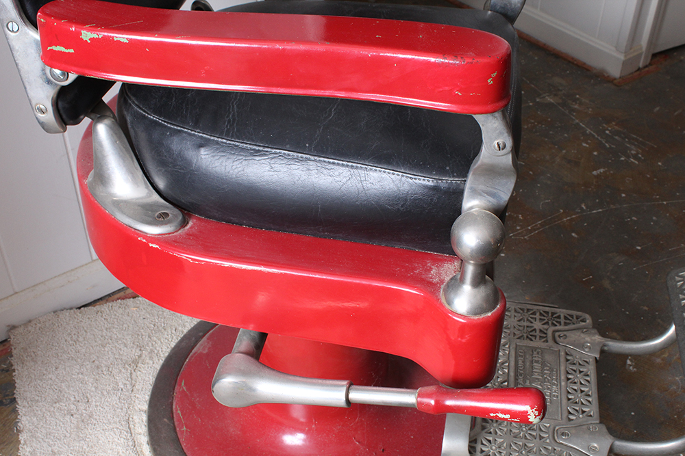 Vintage Theo-A-Kochs Barber Chair