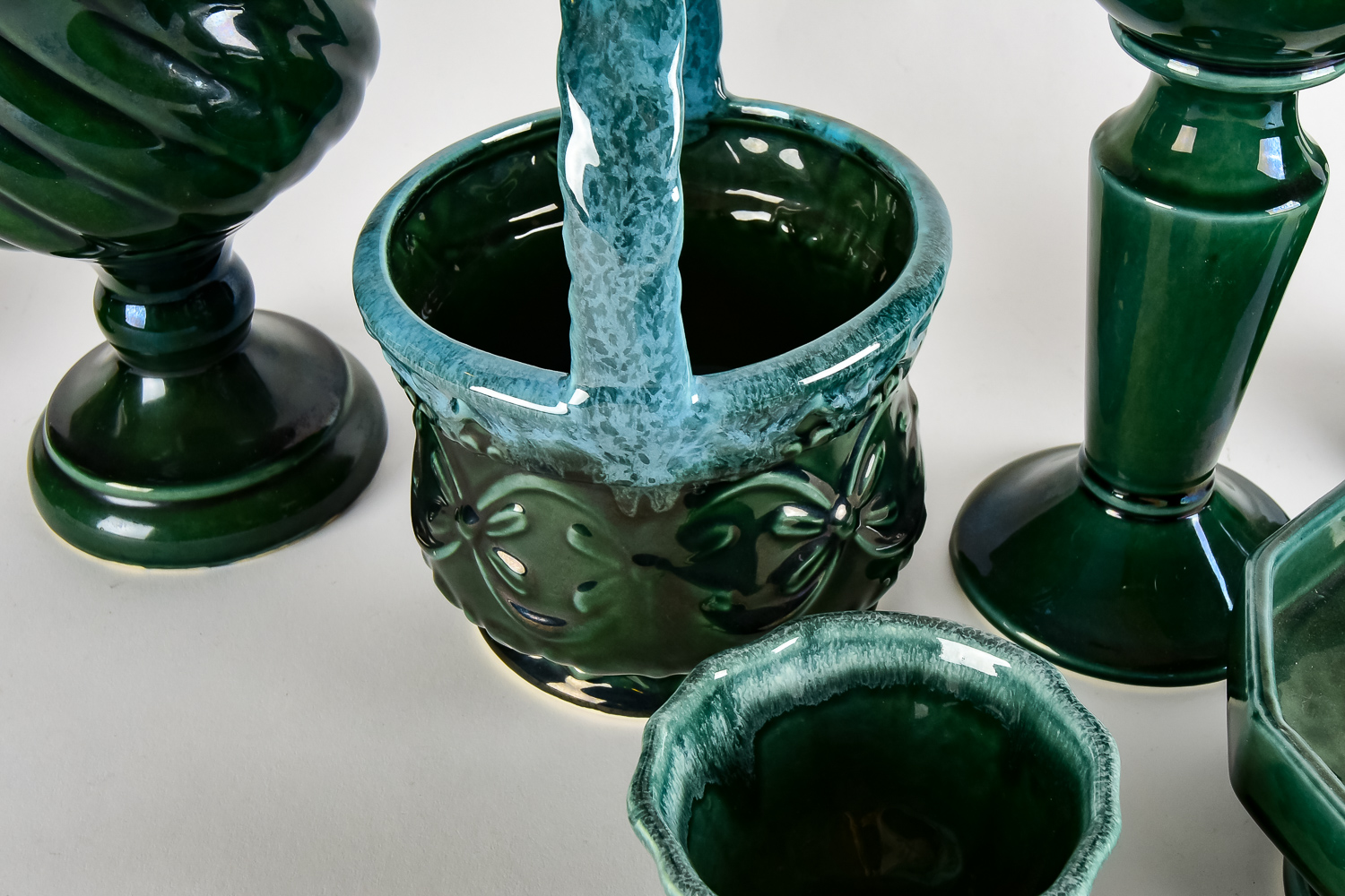 "Agate" Glazed Hull Pottery Group