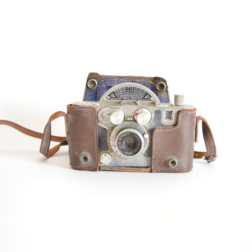 Vintage Universal Mercury II Camera