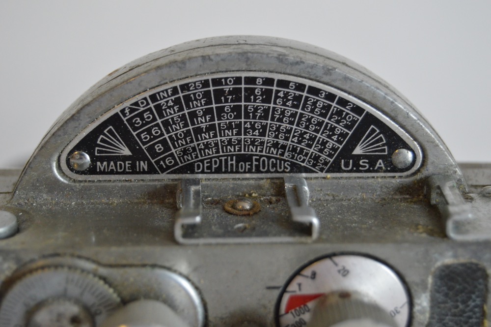 Vintage Universal Mercury II Camera