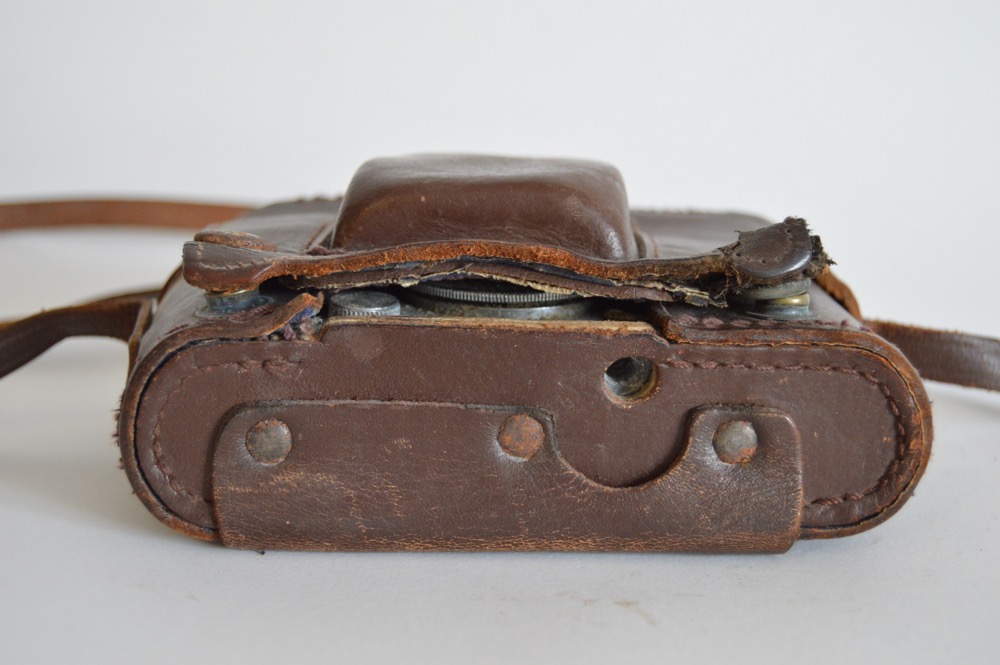 Vintage Universal Mercury II Camera