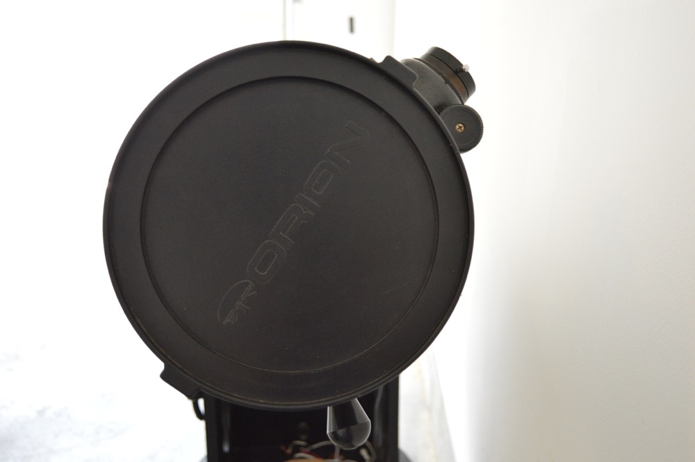 Orion SkyQuest XT8i IntelliScope Dobsonian Telescope