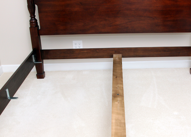 Henredon Four Poster King Bed Frame