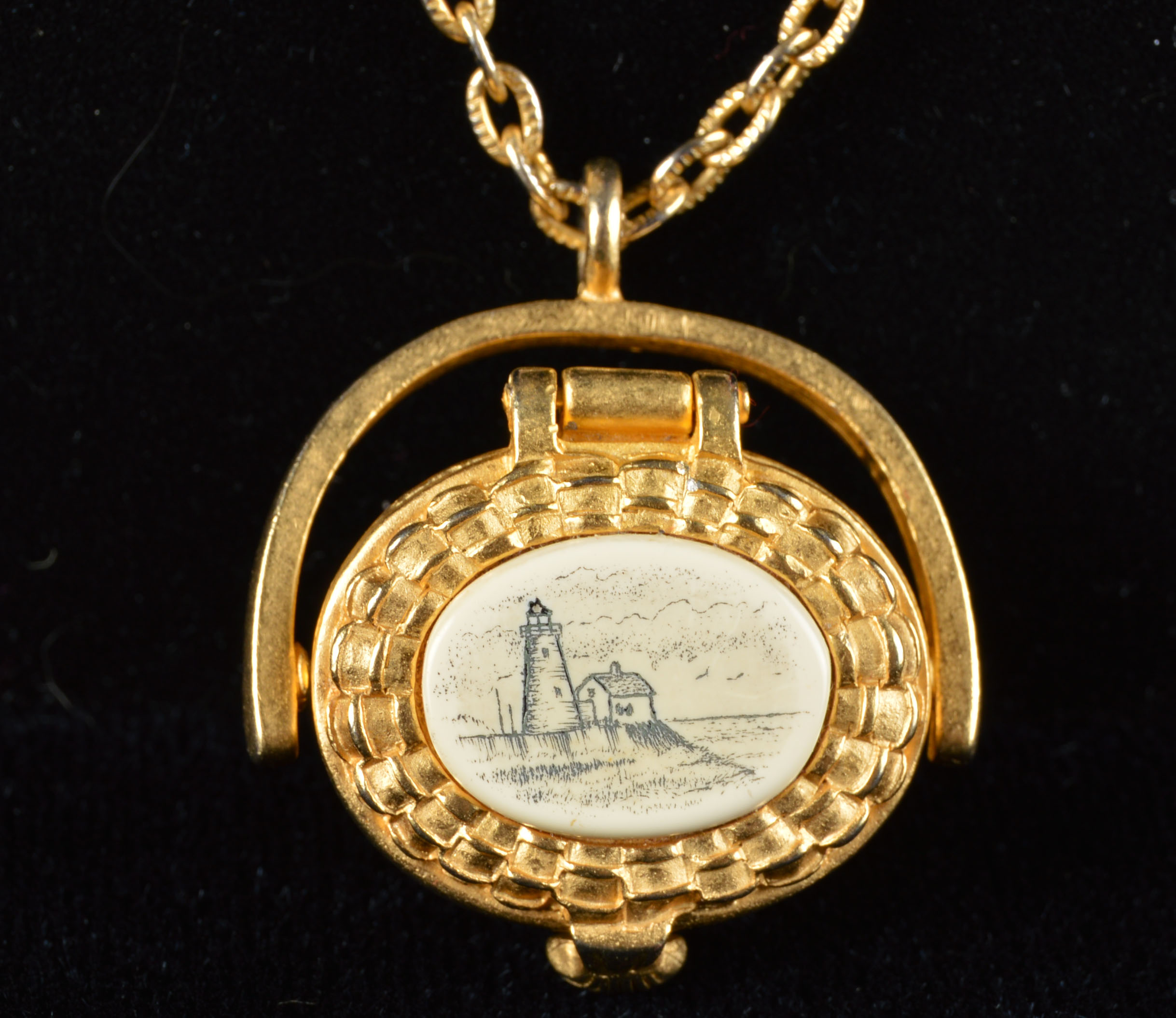 Nantucket Basket Necklace