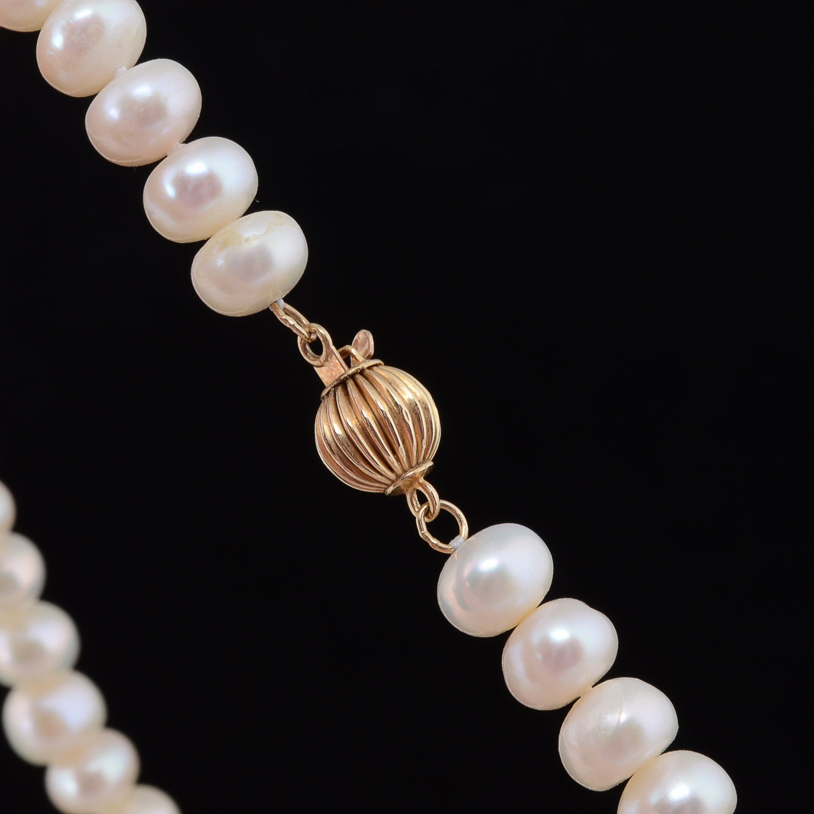 Freshwater Cultured Button Pearl Beaded Necklace with 14K Yellow Gold Clasp