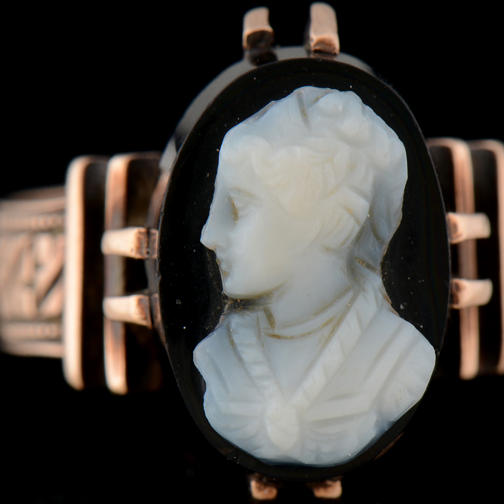 Victorian 10K Rose Gold Hand Carved Black and White Onyx Cameo Engraved Ring