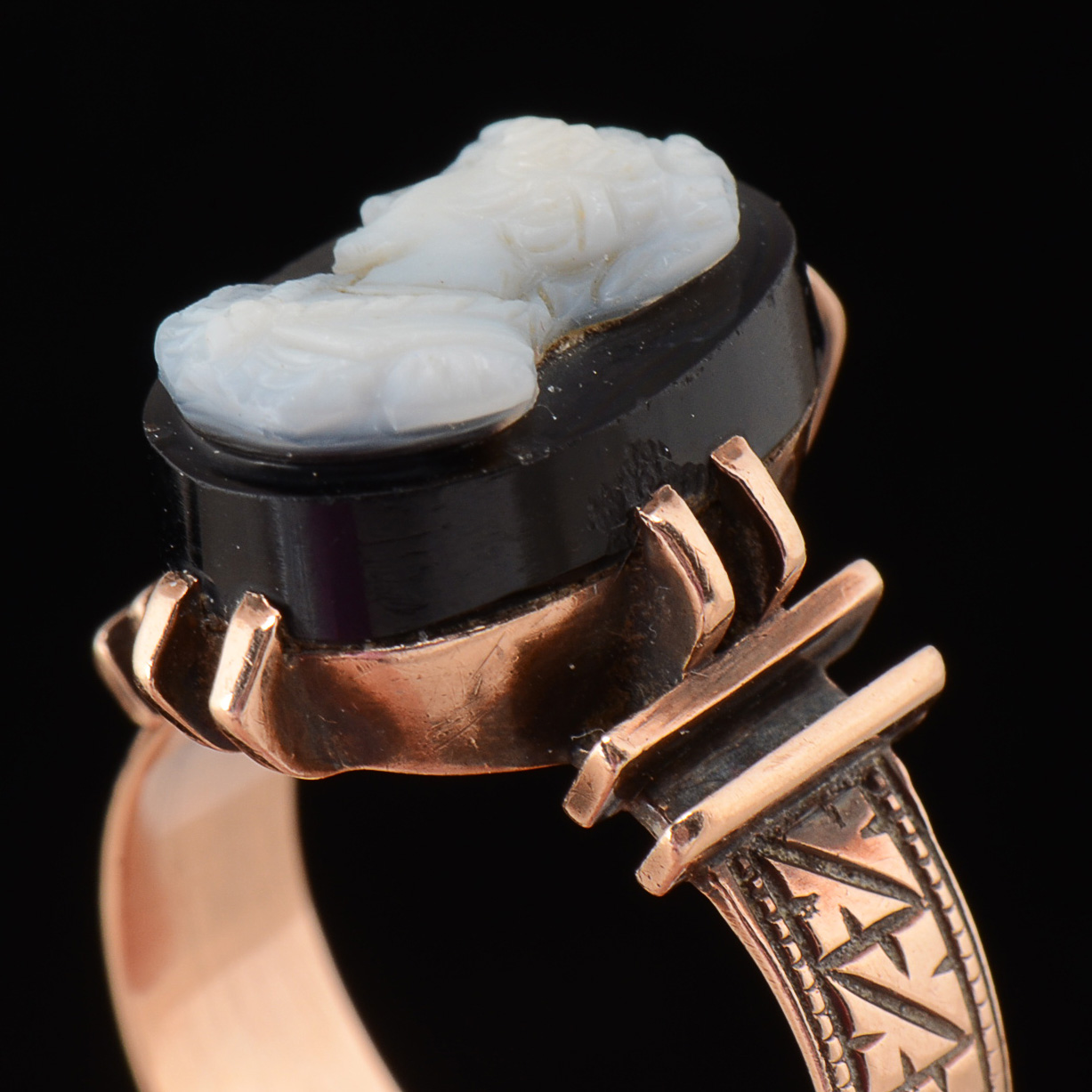 Victorian 10K Rose Gold Hand Carved Black and White Onyx Cameo Engraved Ring
