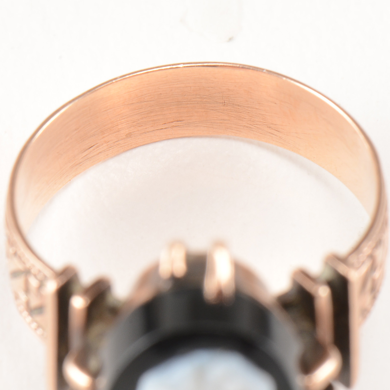 Victorian 10K Rose Gold Hand Carved Black and White Onyx Cameo Engraved Ring