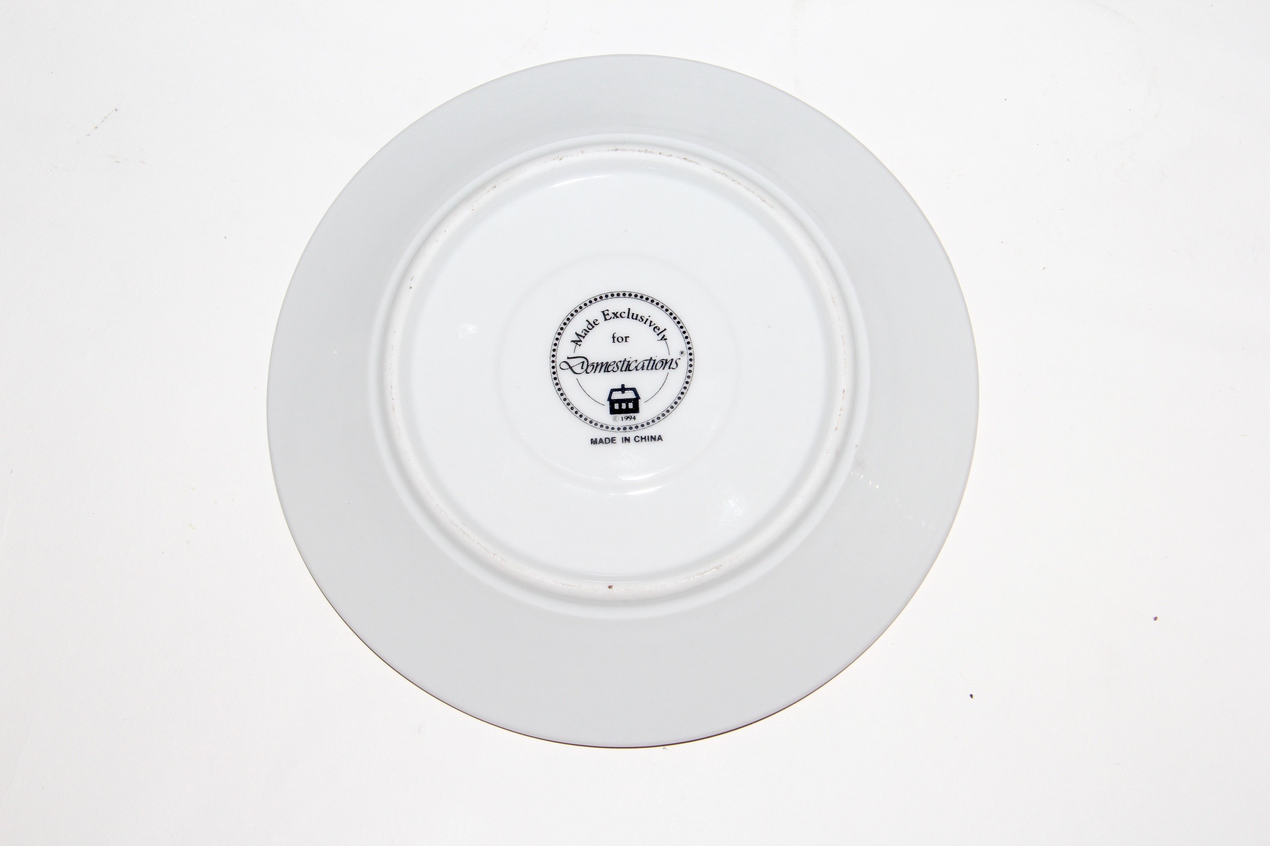 "Domestications" Holiday Dishware for Twelve